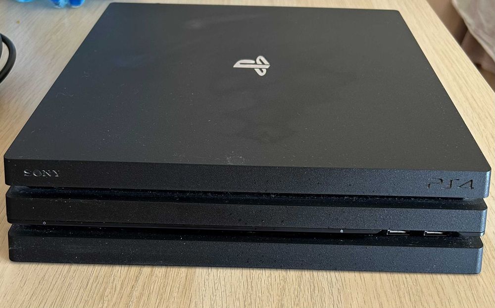 Sony PlayStation 4 Pro 1TB Jet Black (CUH-7002B) + джойстик + HDMI + захранване