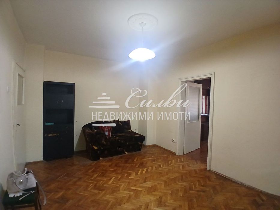 Продава се Двустаен апартамент в Шумен, Военно училище - 50 кв.м за 1581 €/кв.м - Снимка #3