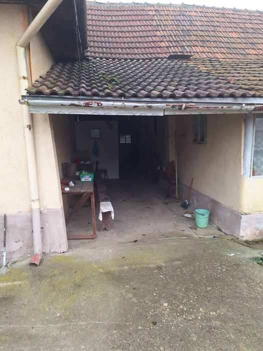 Vând casă în Cornești, poziție excelentă