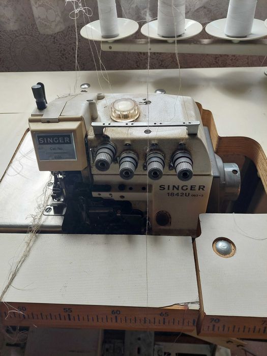 Индустриален оверлог Singer 184U2 с маса и мотор – 5 конеца