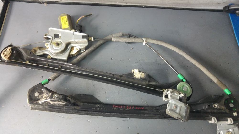 macara cu motoras usa dreapta fata ford focus 1 xs4123200