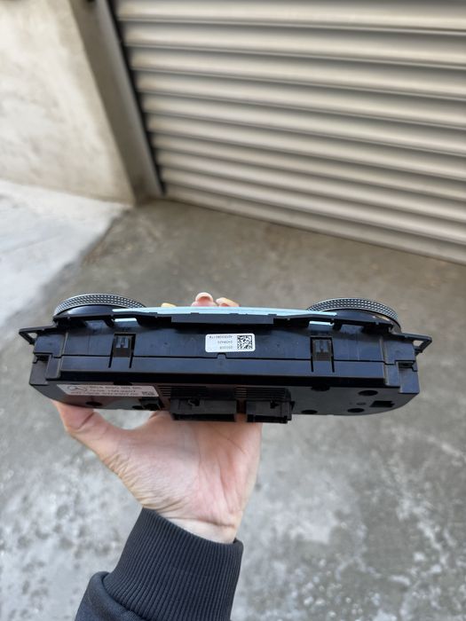 Оригинален панел за климатроник w204