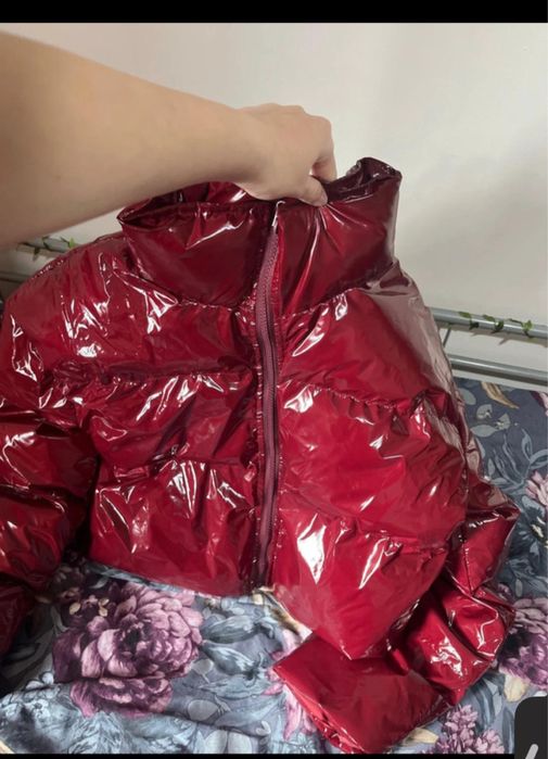 Vând geaca nou nouță