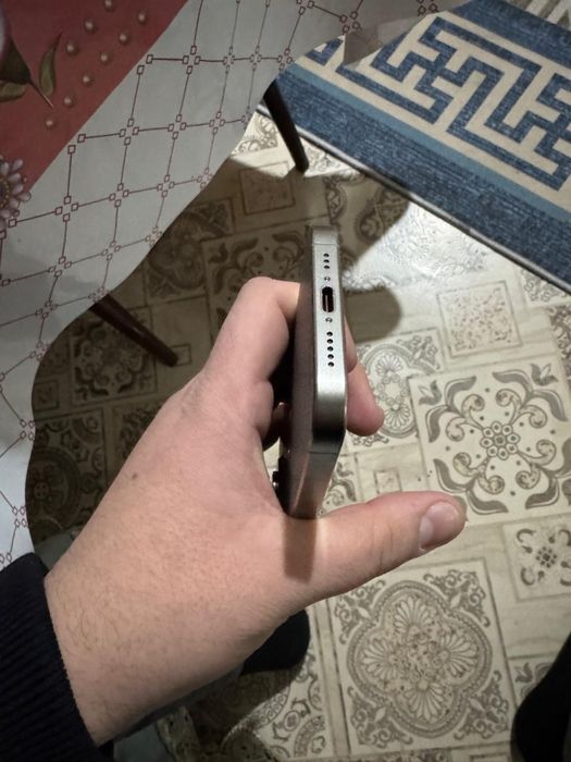 Продам iPhone 15 Pro на 128Гб