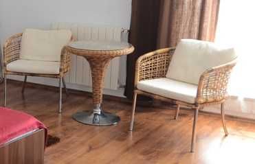 Set mobilier exterior ratan: 2 fotolii + masa