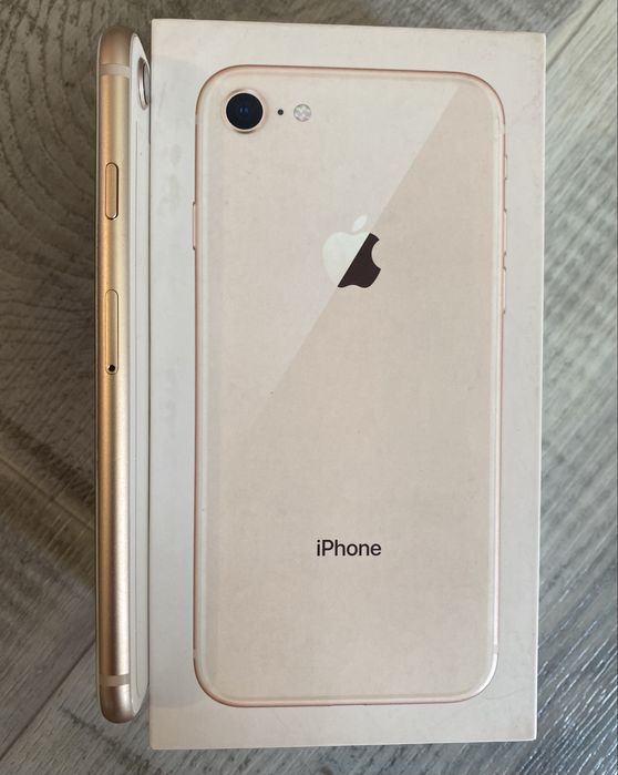 Продам Iphone 8