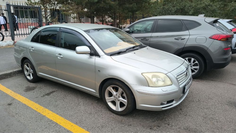 Продам тойота авенсис.