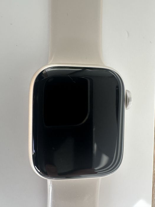 Apple Watch Series 8 41mm Starlight, батерия 98%, почти нов