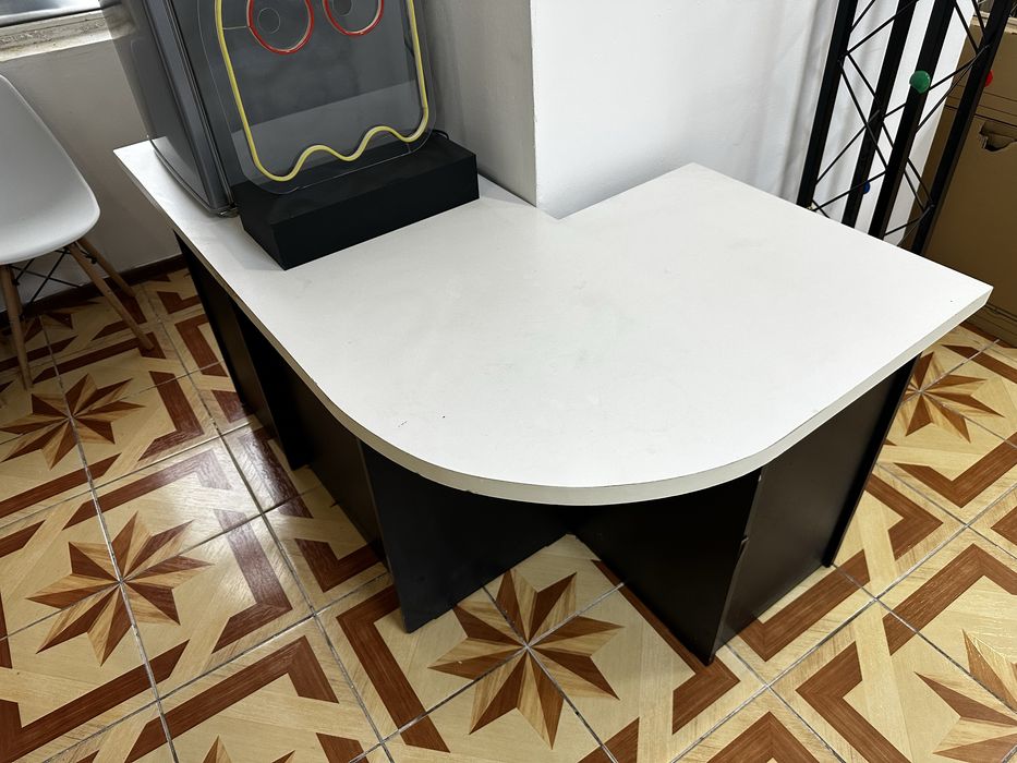 Продам офисный стол