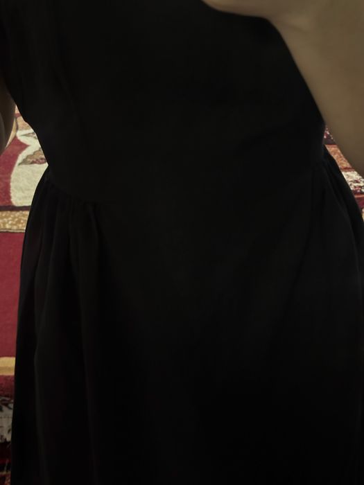 Чёрное вечернее платье
