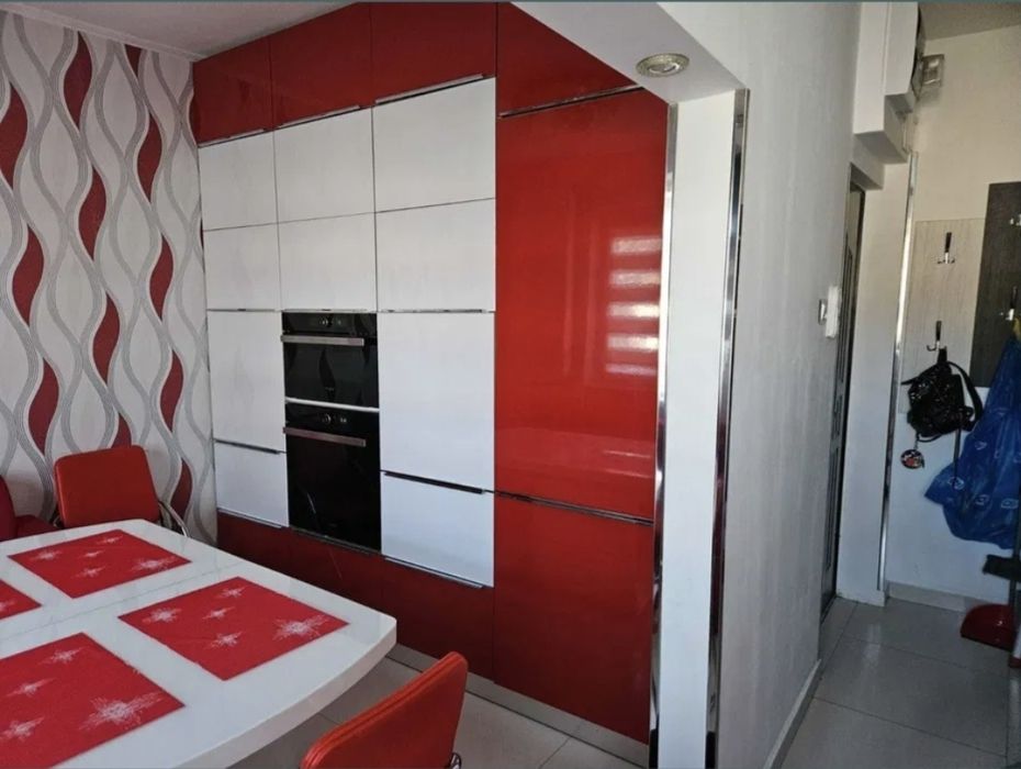 Vând apartament 3 camere Nufarul