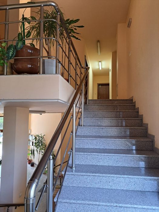 Дава се под наем Ателие в София, Зона Б-5-3 - 32 кв.м за 350 € - Снимка #1