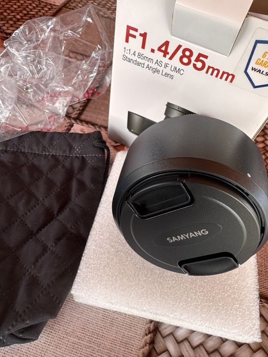 SAMYANG F1.4 / 85mm