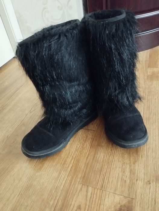 srochna UGGI sotiladi Turkiya yengide kam kiyilgan