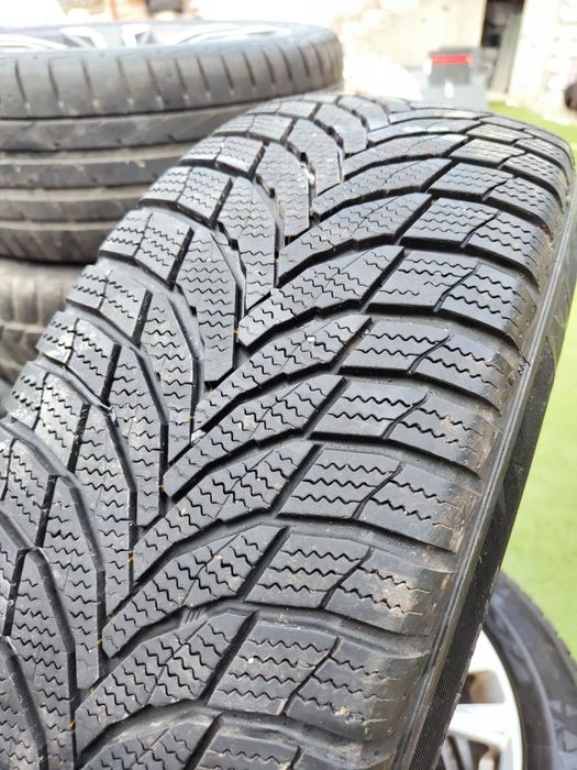 4 бр зимни 225/65/17 Nexen