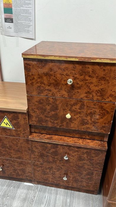 Шкаф распашной для спальни бу