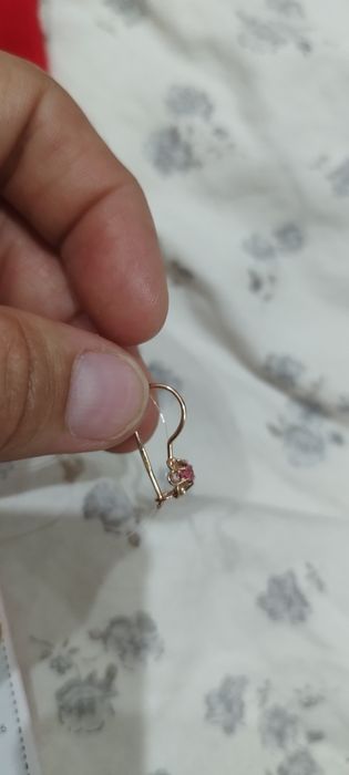 Продам новые детские золотые серьги