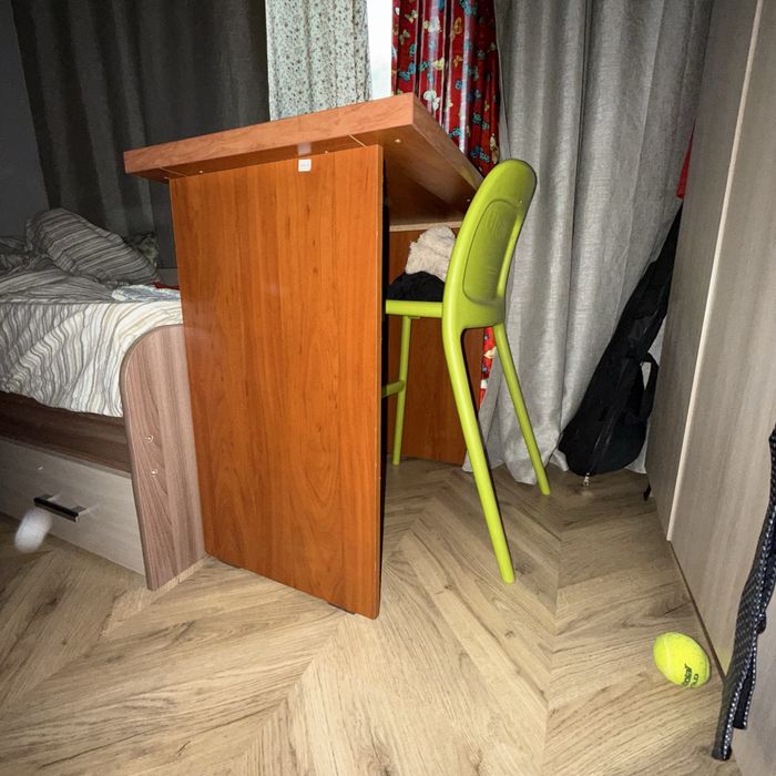 Стол крепки компактный