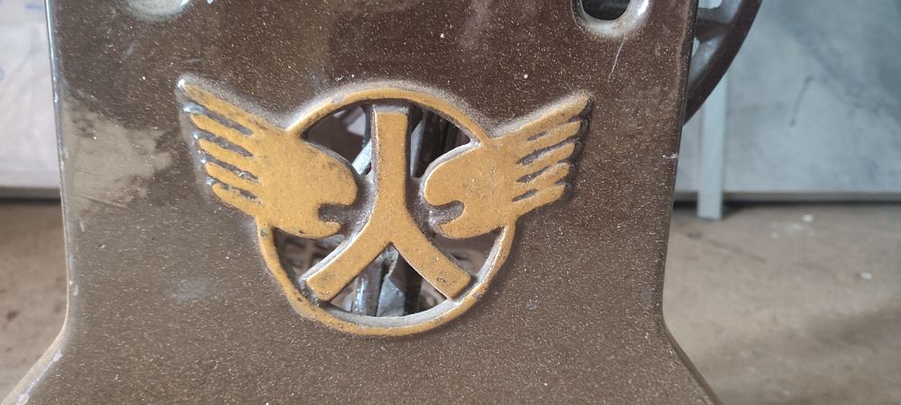 Швейная машинка зингер