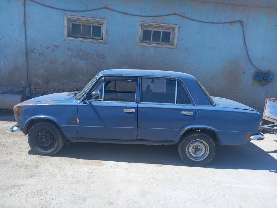 Кук жигули яхши холатда