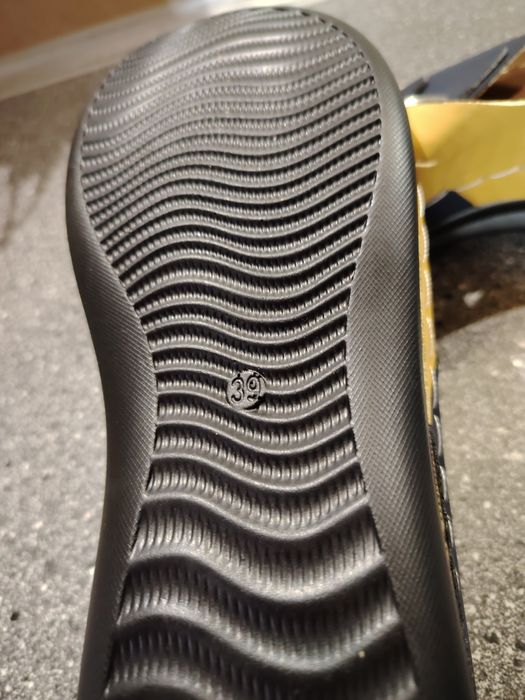 Adidași de sport damă la modă