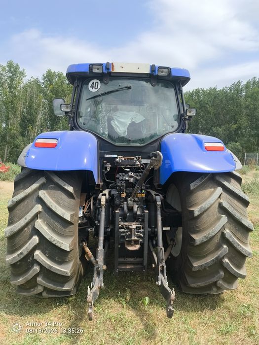 New Holland t7060
