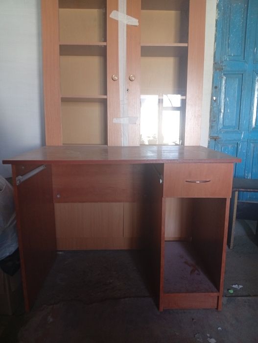 Продам шкаф, стол