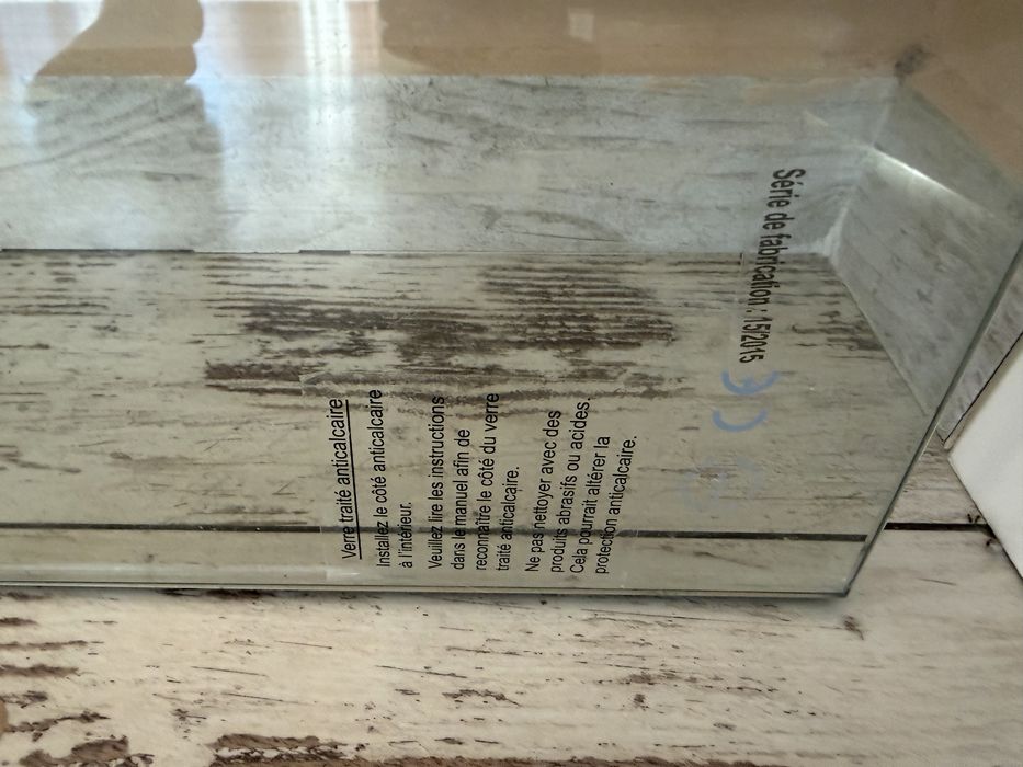 Стъклен параван за баня