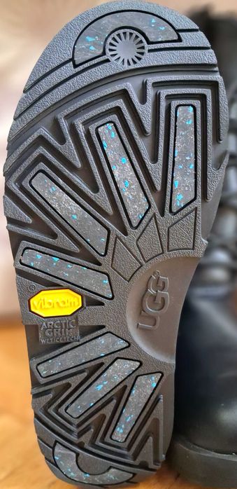 ЧИСТО НОВИ оригинални ботуши UGG Aya Waterproof