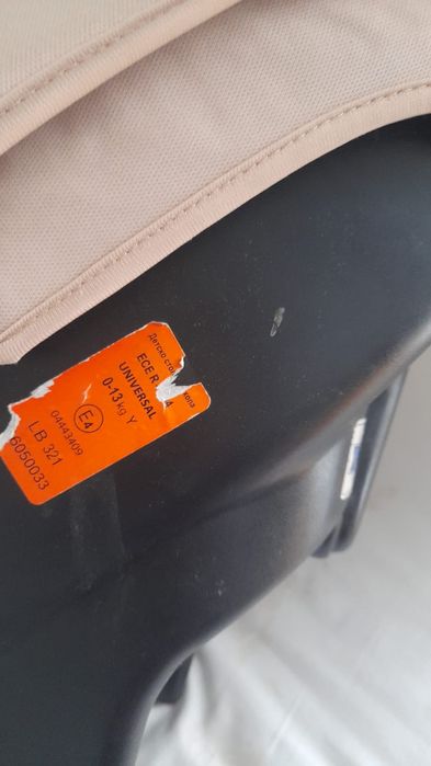 Scaun auto bebeluși cu copertina, merge pana la 16 kg;