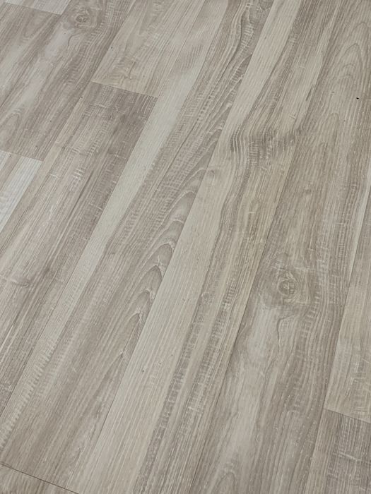 Ремонт, строитель, укладка ламината, поклейка обоев