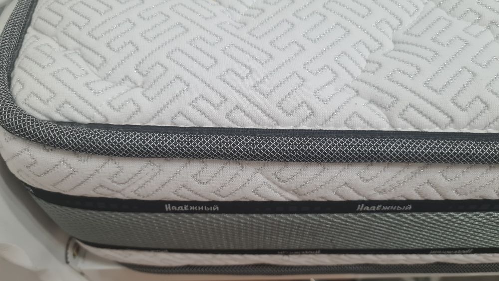 Кровать  с матрасом