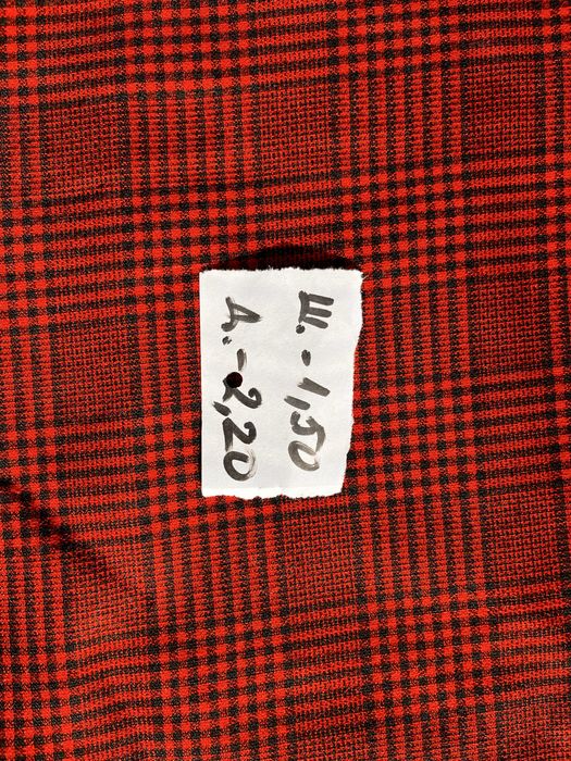 Платове парчета вълнени, памучни, коприна и дамаска