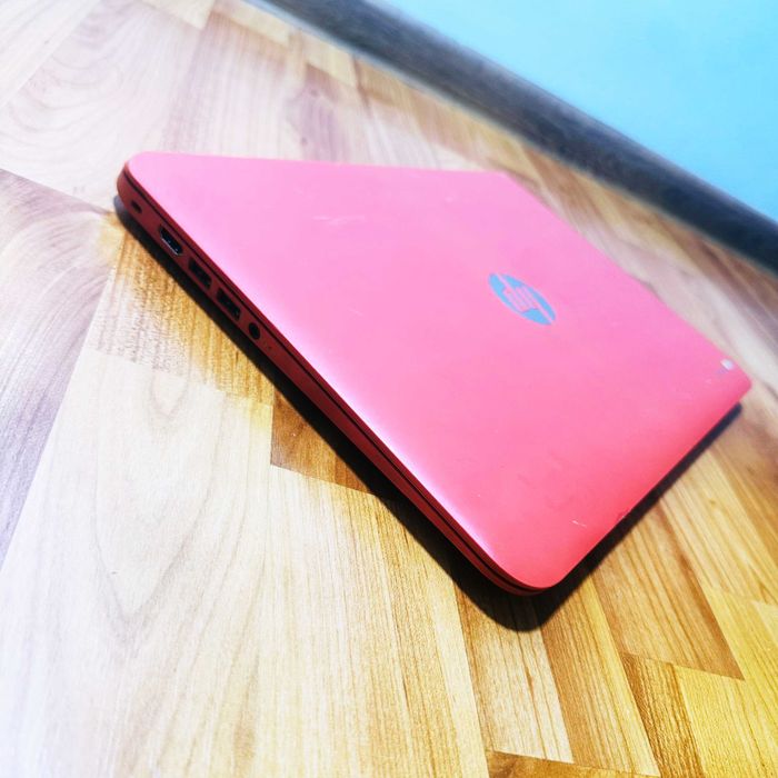 Laptop HP ChromeBook Rosu UltraSlim, Intel Celeron, HDMI