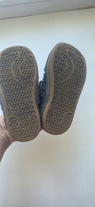 Продам детские кросовки