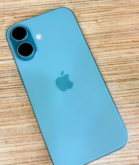 Продам iPhone 16, 256 ГБ (teal).