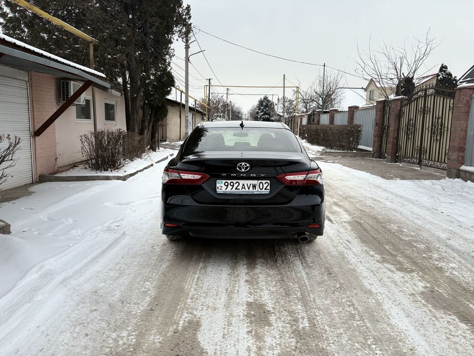 Toyota Camry 75 2021