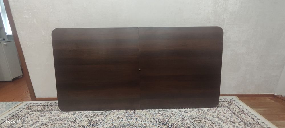 Гостиный стол и стулья!