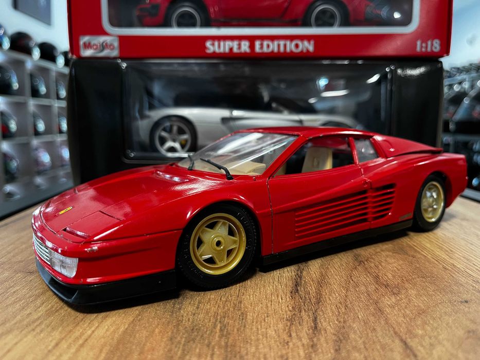 Метална колекционерска количка модел BURAGO FERRARI  1984г.1:18