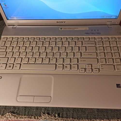Лаптоп Sony Vaio.  Спешно го продавам