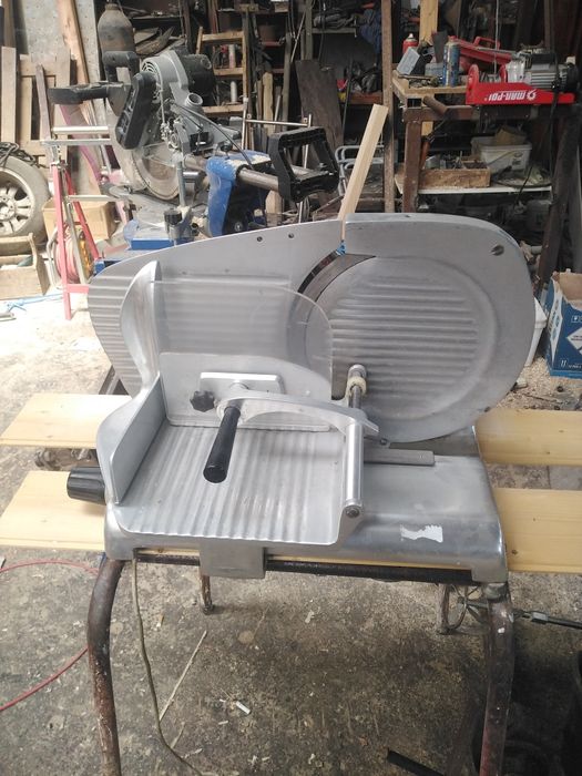 Колбасо резачка италиянска