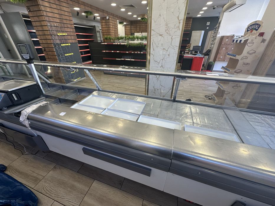 Хладилна витрина със агрегат