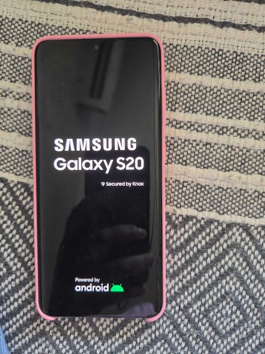 Продам смартфон Samsung S20