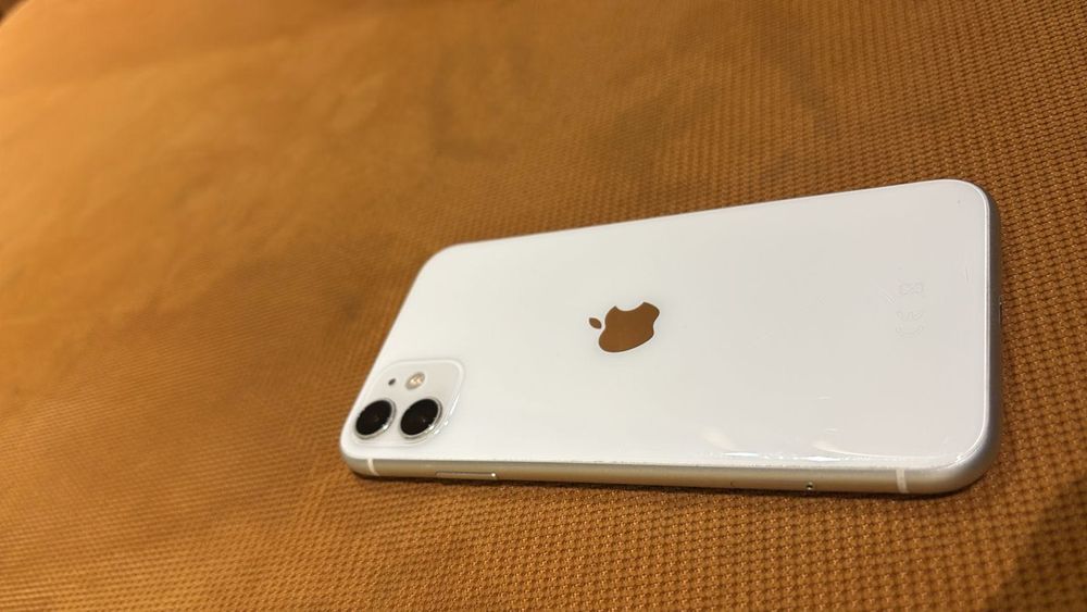 Айфон 11 продаю !