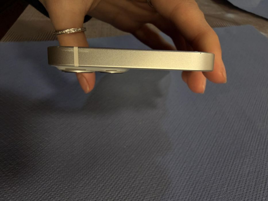 iPhone 13 starlight- 128 GB