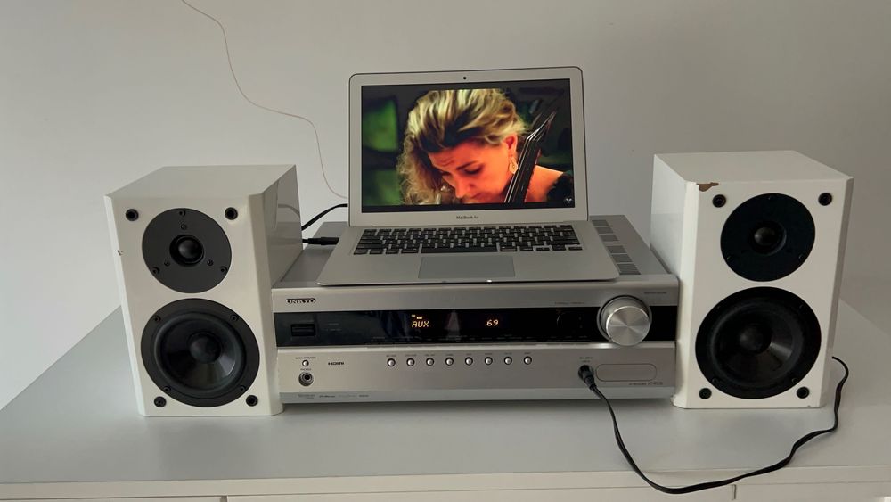 Video cu Boxe Yamaha NX-E700 albe
