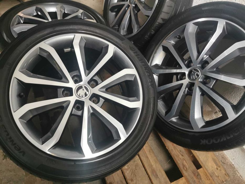 Jante Originale Skoda Octavia  III . R 17 cu anvelope de vara