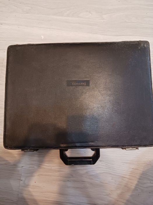 Продавам дипломатически куфари