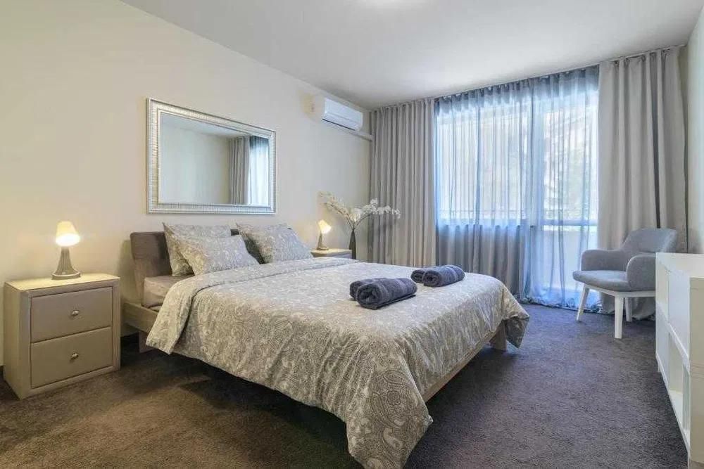 Дава се под наем Тристаен апартамент в Варна, Гръцка махала - 103 кв.м за 1100 € - Снимка #4