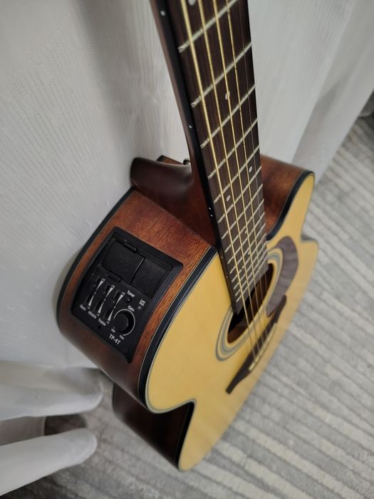 Chitara acustica Takimine  GN10 CE + geanta
